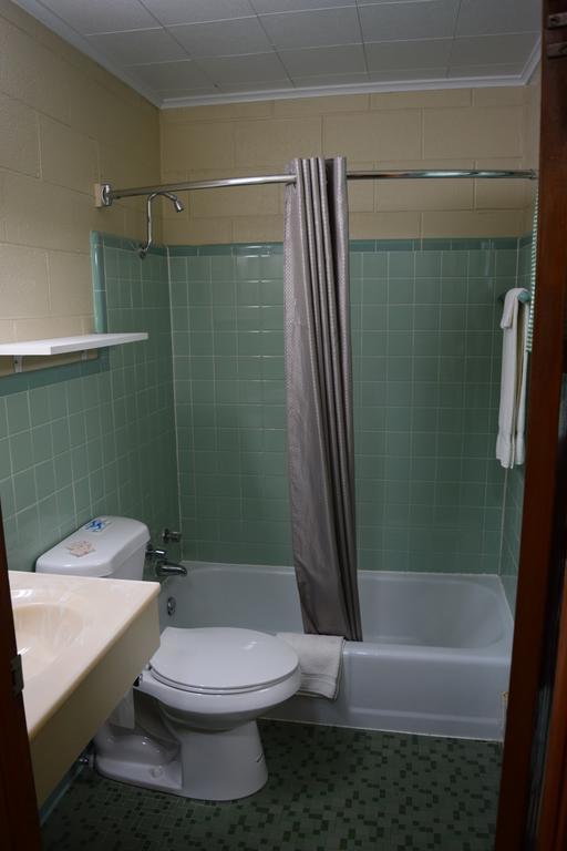 Economy Inn Taylorville Bagian luar foto