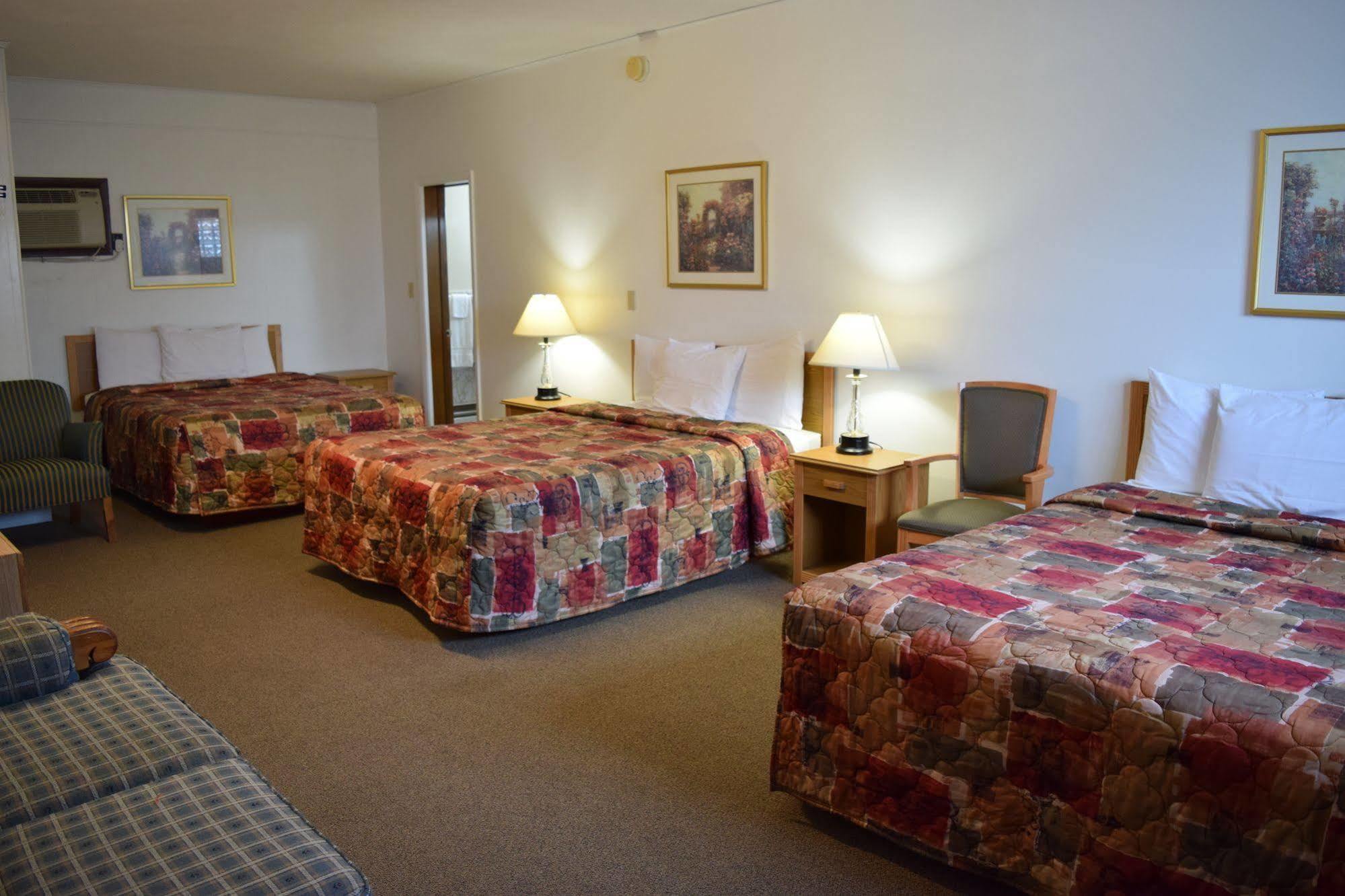 Economy Inn Taylorville Bagian luar foto