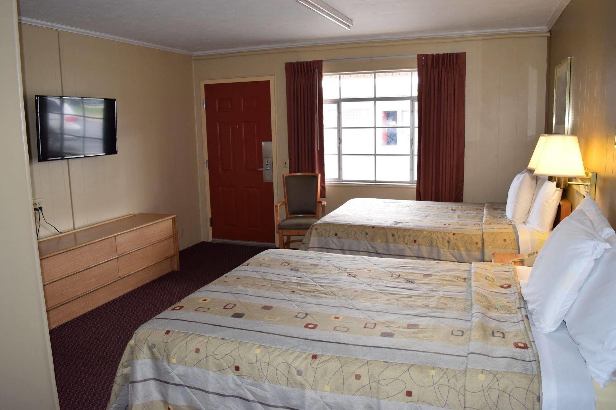 Economy Inn Taylorville Bagian luar foto