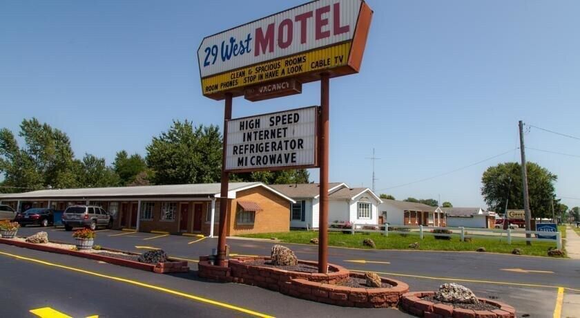 Economy Inn Taylorville Bagian luar foto